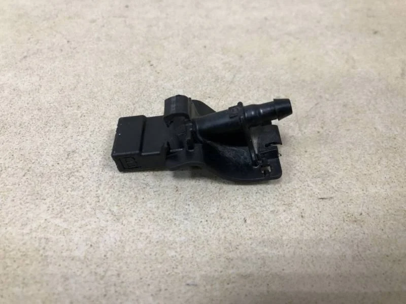 Форсунка омывателя лобового стекла Toyota Corolla E180 2013>