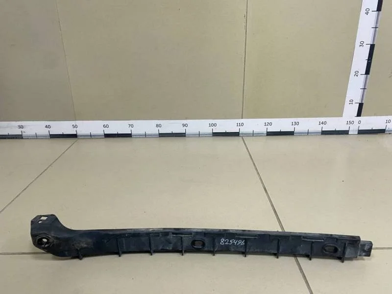 Направляющая заднего бампера правая Skoda Octavia (A5 1Z-) 2004-2013