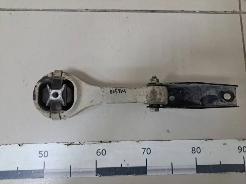 Опора двигателя задняя Volkswagen Polo (Sed RUS) 2011>