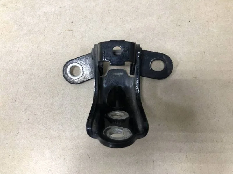 Петля двери задней правой нижняя Hyundai Solaris 2010-2017