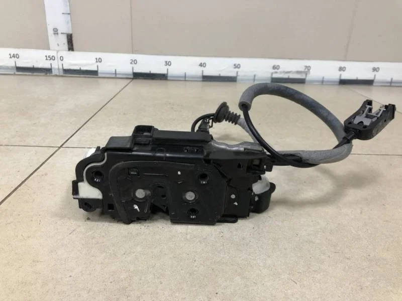 Замок двери передней правой Volkswagen Polo (Sed RUS) 2011>