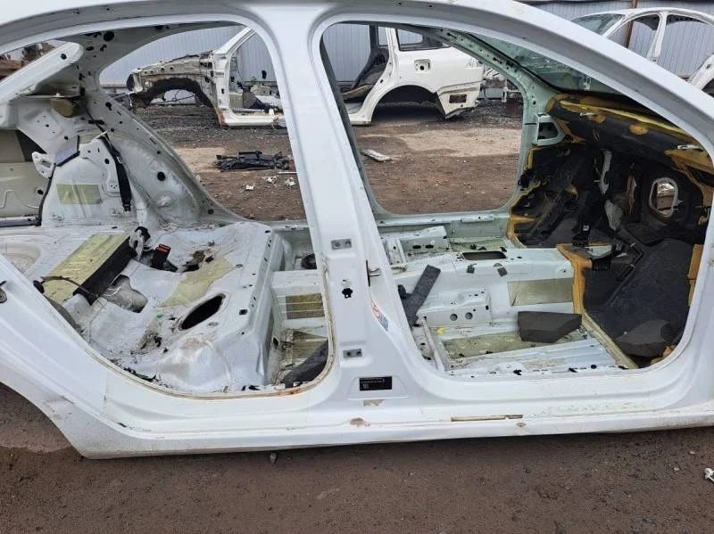 Порог со стойкой правый Skoda Octavia (A7) 2013>