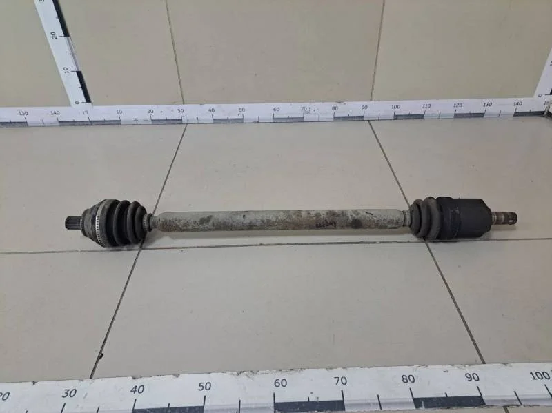 Полуось передняя правая Skoda Octavia (A7) 2013>