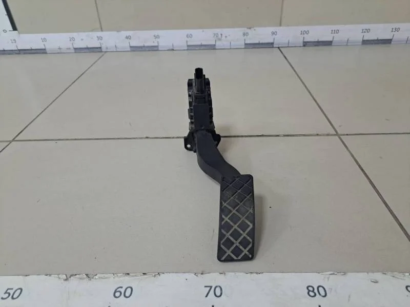 Педаль газа Skoda Octavia (A7) 2013>