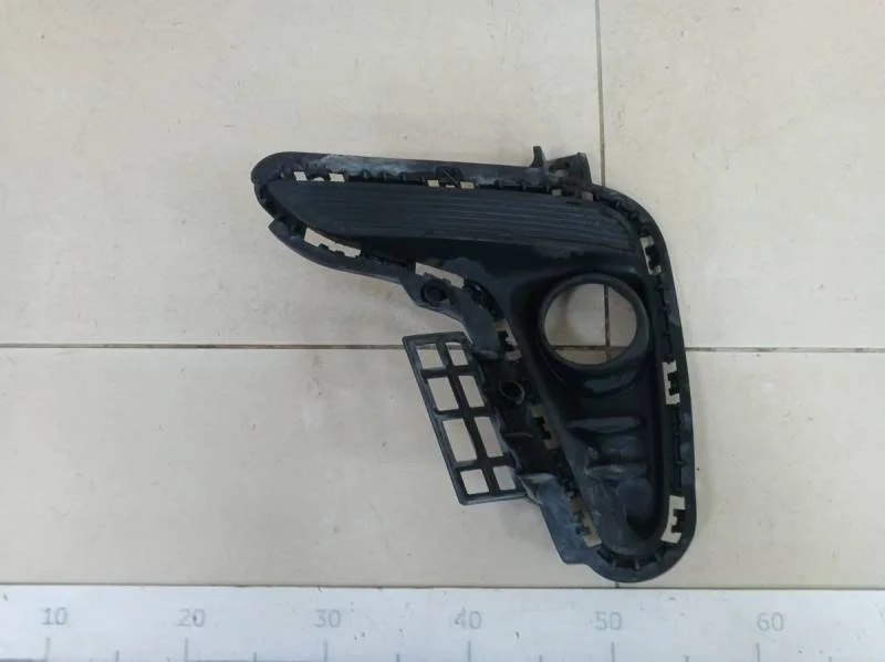 Рамка противотуманной фары левой Kia Rio 4 (FB) 2017>