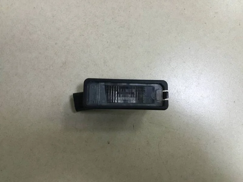 Фонарь подсветки номера Volkswagen Golf 6 (5K) 2009-2013