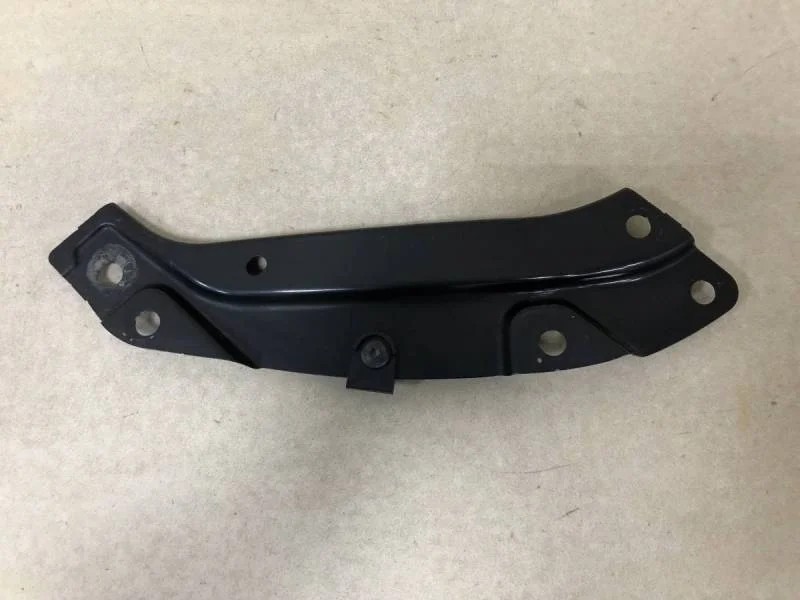 Кронштейн фар правый Volkswagen Polo (Sed RUS) 2011>