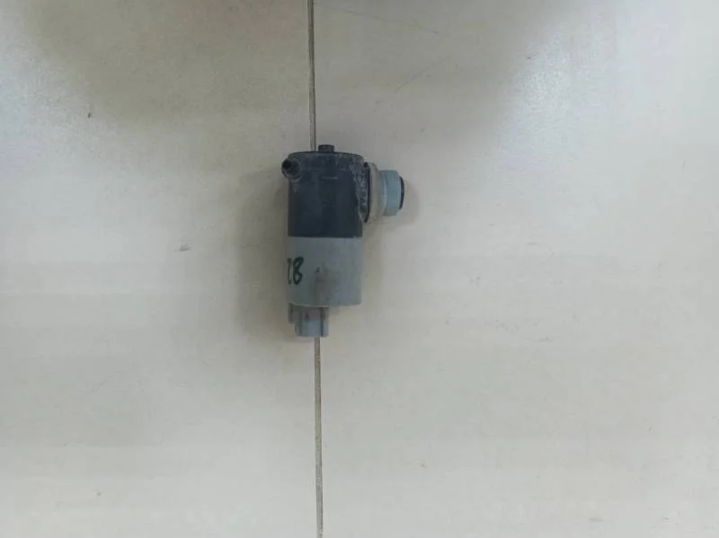 Насос омывателя Toyota Auris (E150) 2006-2012