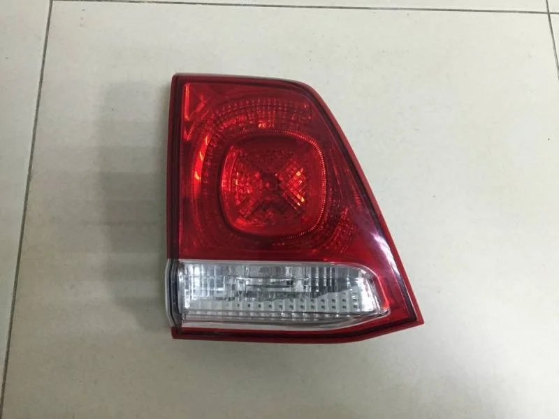 Фонарь задний внутренний левый Toyota Land Cruiser (J200) 2007-2015