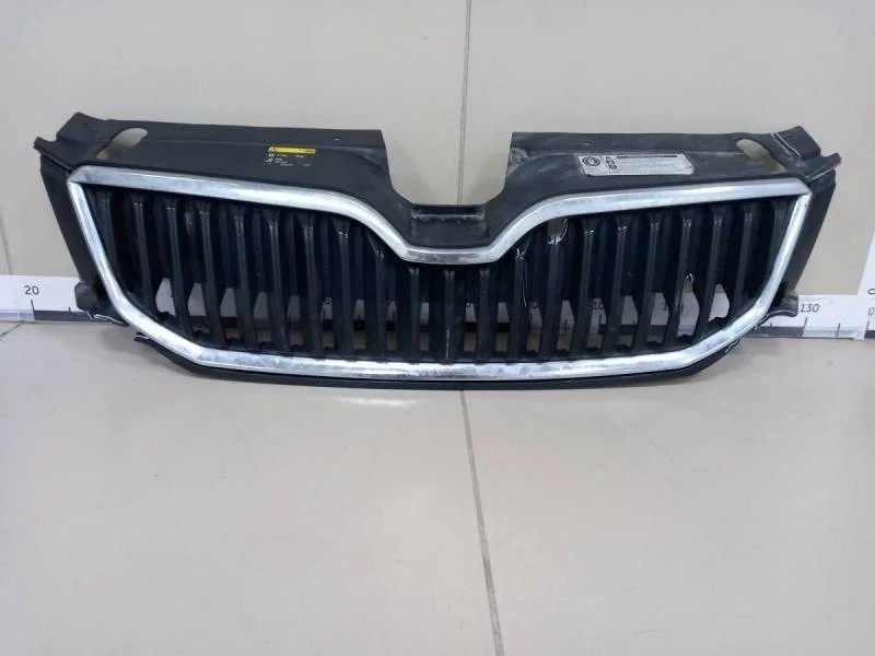 Решетка радиатора Skoda Octavia (A7) 2013>