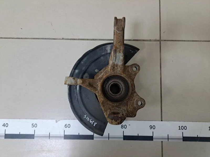 Кулак поворотный передний левый Renault Duster 2012>