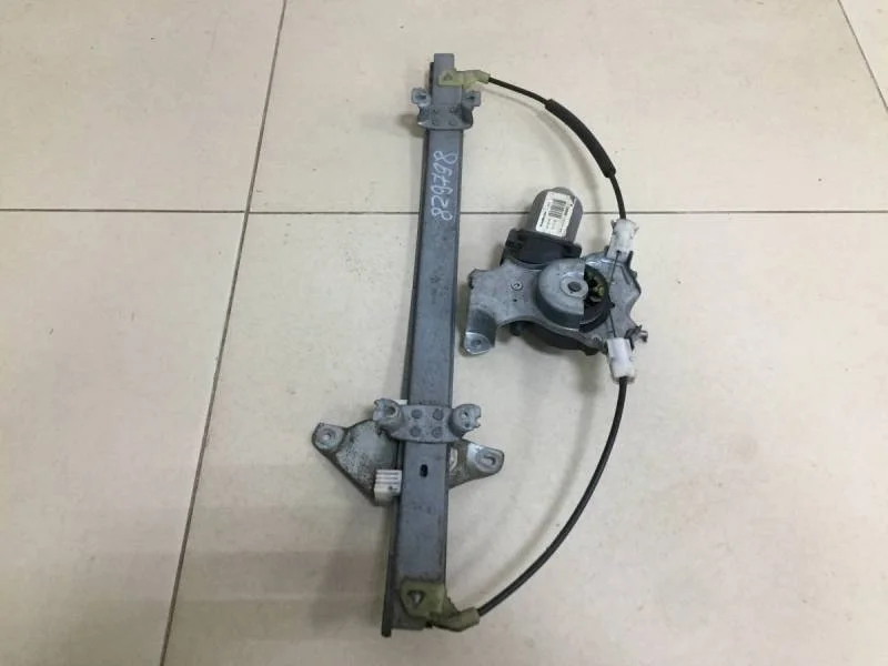 Стеклоподъемник электр. передний левый Nissan Almera Classic (B10) 2006-2013