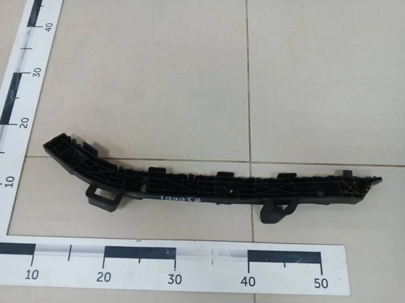 Направляющая заднего бампера правая Kia Cerato (YD) 2013-2020