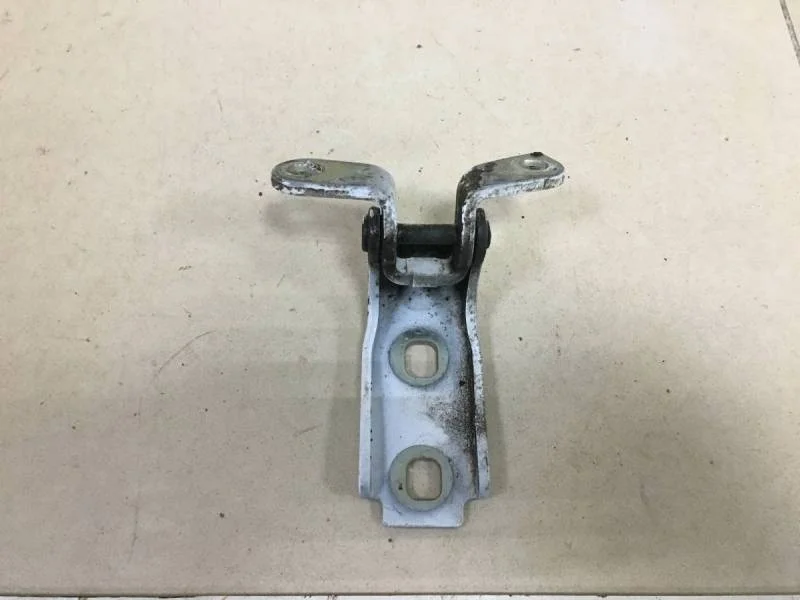 Петля двери передней правой нижняя Chevrolet Cruze (J300) 2009-2016