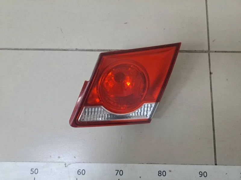 Фонарь задний внутренний правый Chevrolet Cruze (J300) 2009-2016