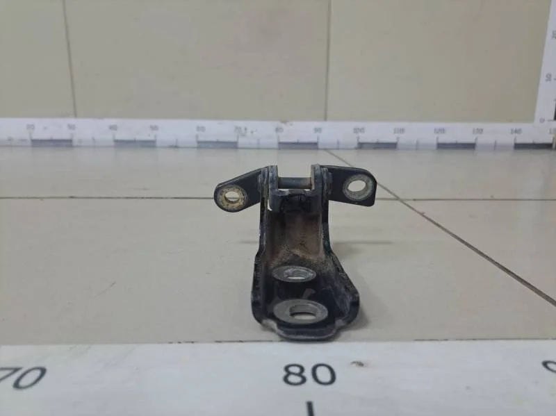 Петля двери задней правой нижняя Chevrolet Cruze (J300) 2009-2016