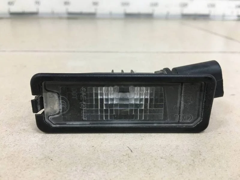 Фонарь подсветки номера Volkswagen Golf 6 (5K) 2009-2013