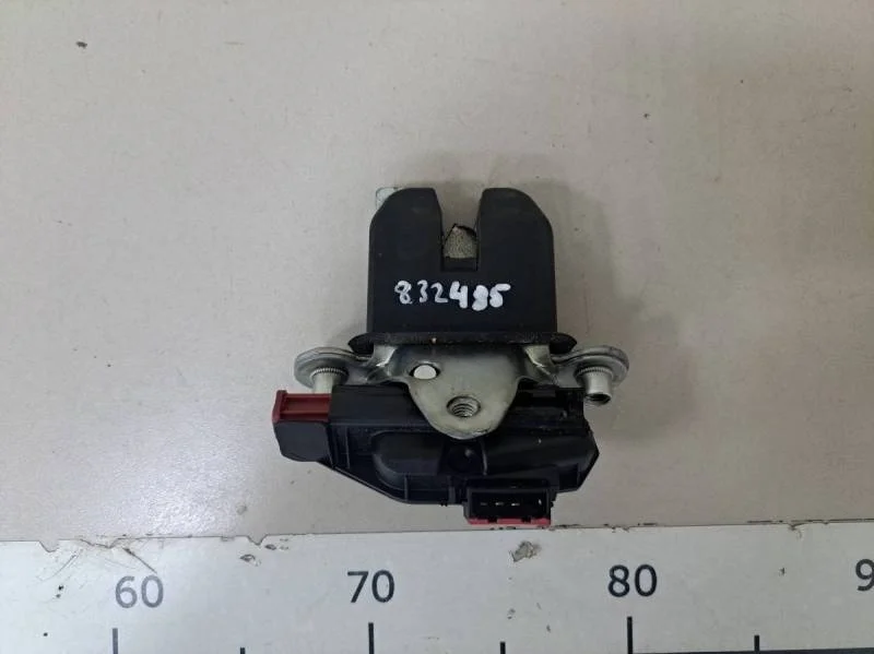 Замок багажника Volkswagen Polo (Sed RUS) 2011>