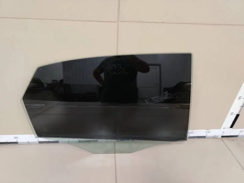 Стекло двери задней правой Volkswagen Polo (Sed RUS) 2011>