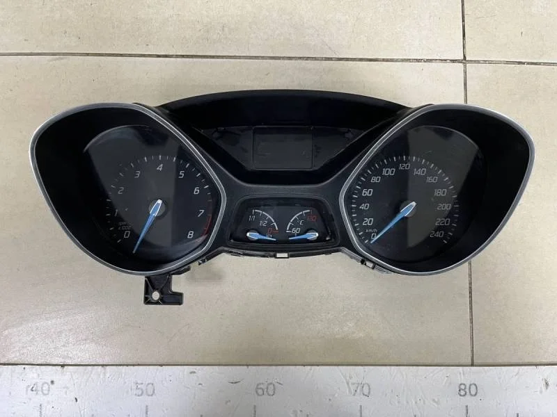 Панель приборов Ford Focus 3 2011>