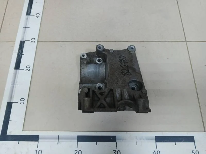 Кронштейн кондиционера Ford Focus 3 2011>