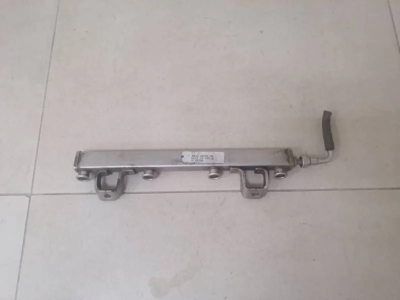 Рейка топливная (рампа) Ford C-MAX 2003-2010