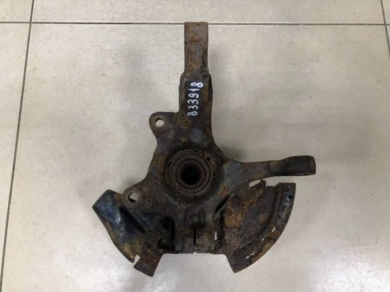 Кулак поворотный передний правый Nissan Almera 3 (G11, G15) 2012>