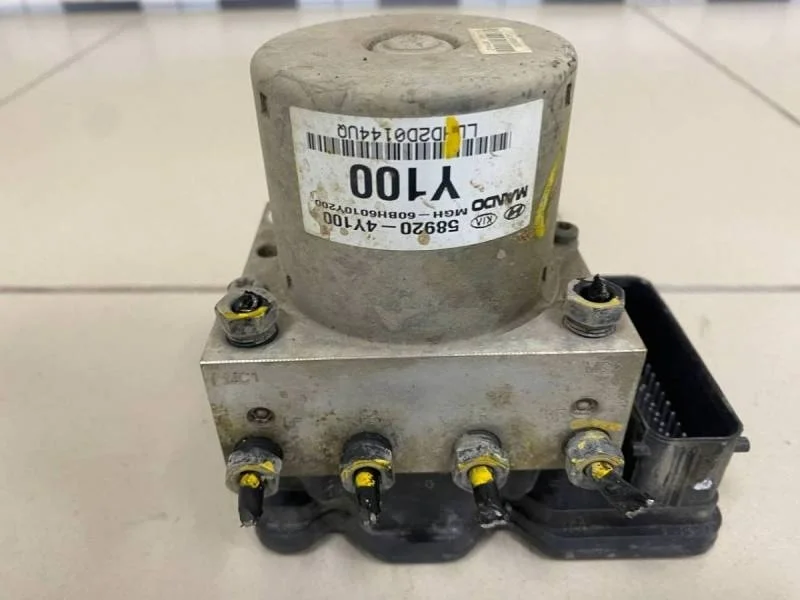 Блок ABS (насос) Kia Rio 3 (UB) 2011-2017