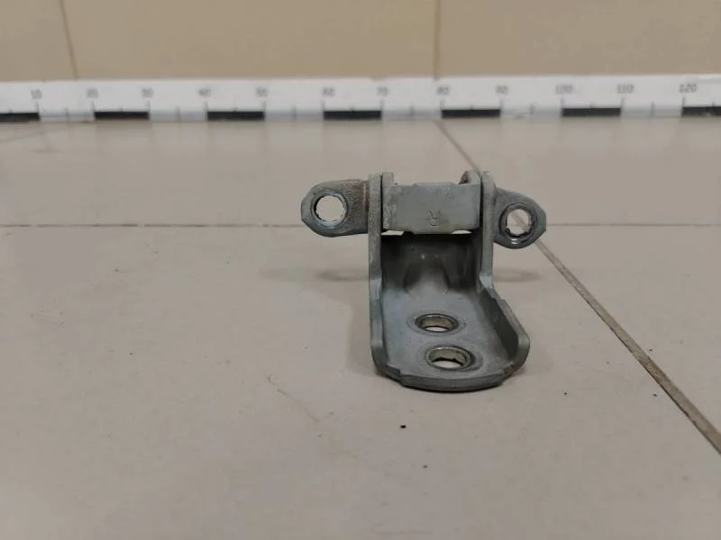 Петля двери Nissan Tiida (C11) 2007-2014