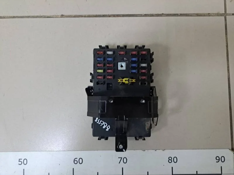 Блок предохранителей Chevrolet Aveo T250 2005-2011