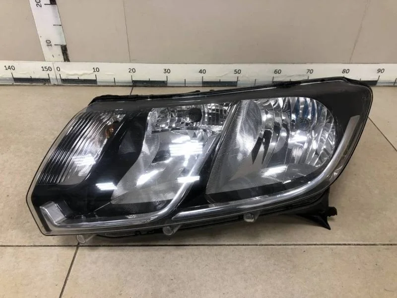 Фара левая Renault Sandero 2014>