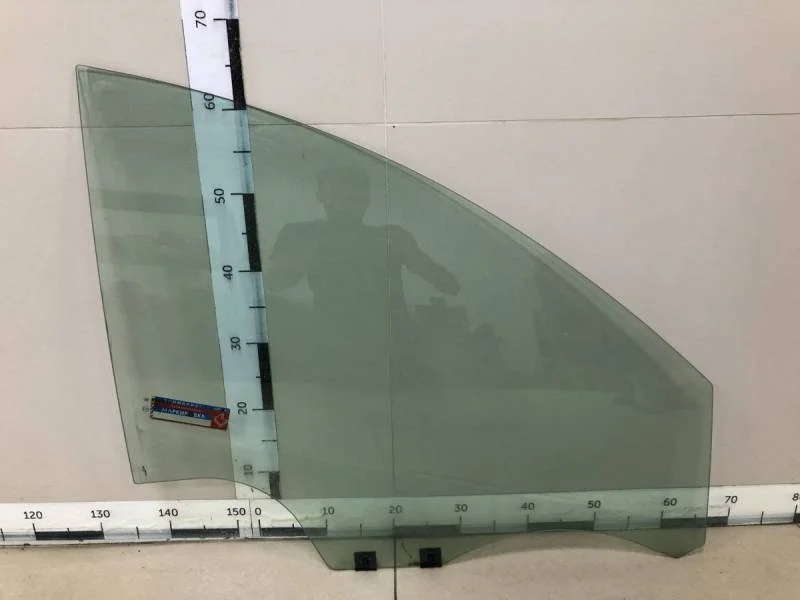 Стекло двери передней правой Renault Sandero 2014>