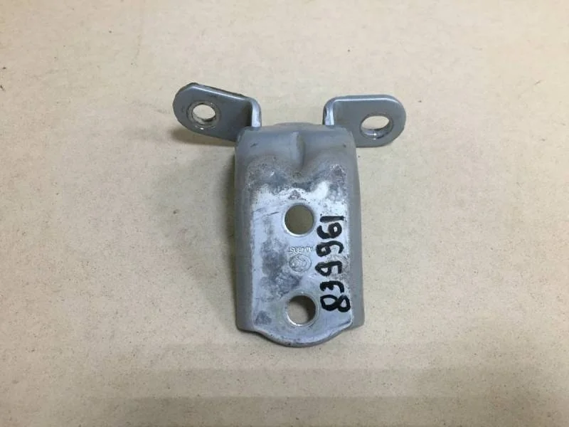 Петля двери передней правой верхняя Hyundai Solaris 2010-2017