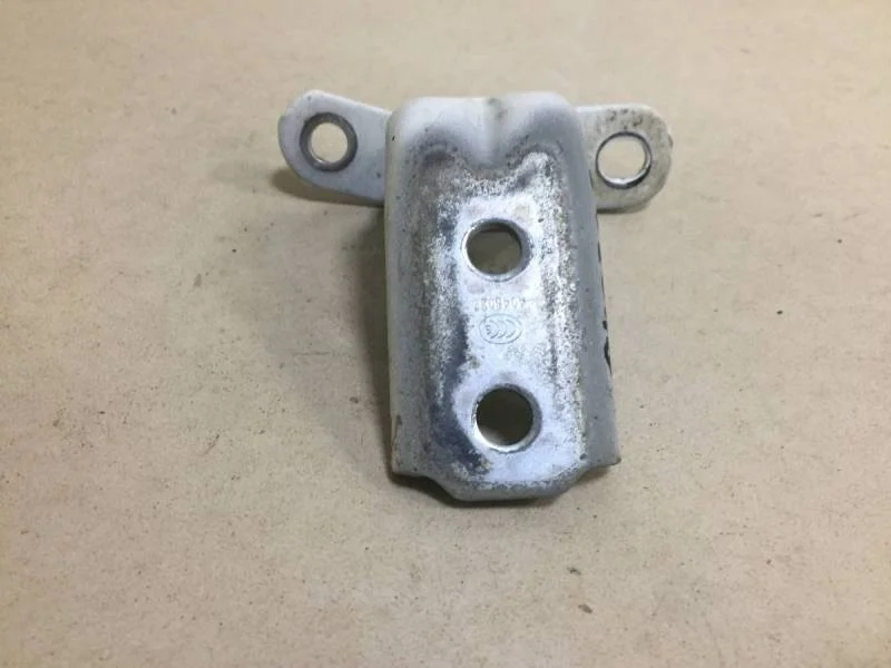 Петля двери передней правой верхняя Hyundai Solaris 2017>