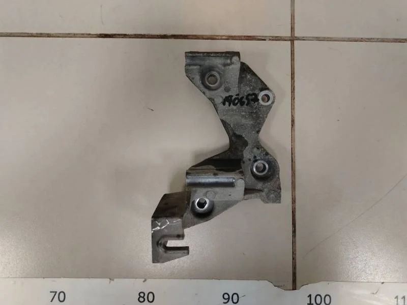 Кронштейн генератора Renault Duster 2012>