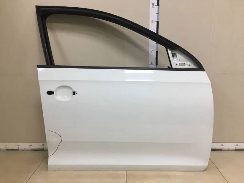 Дверь передняя правая Skoda Rapid 2012-2020