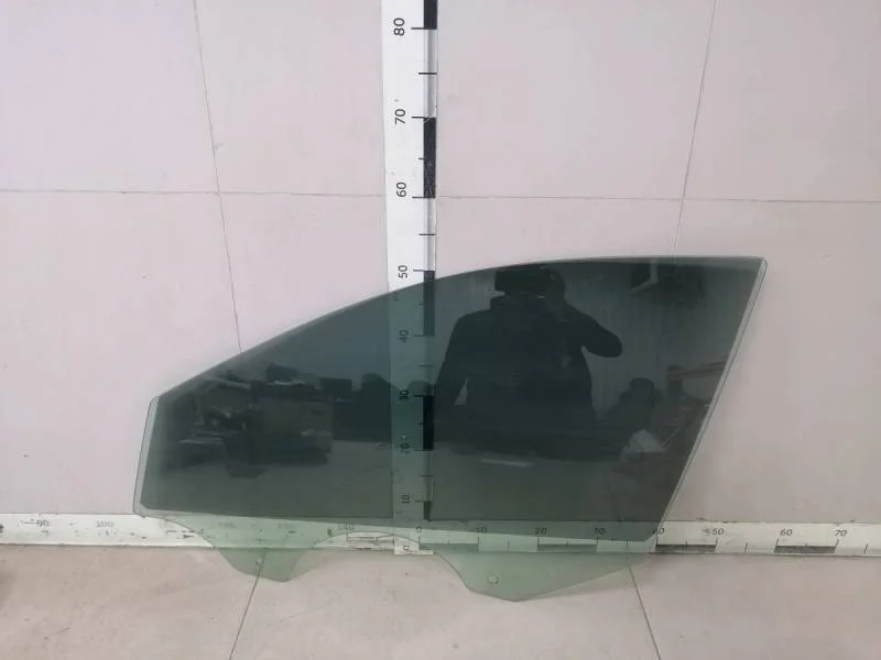 Стекло двери передней левой Skoda Rapid 2012-2020