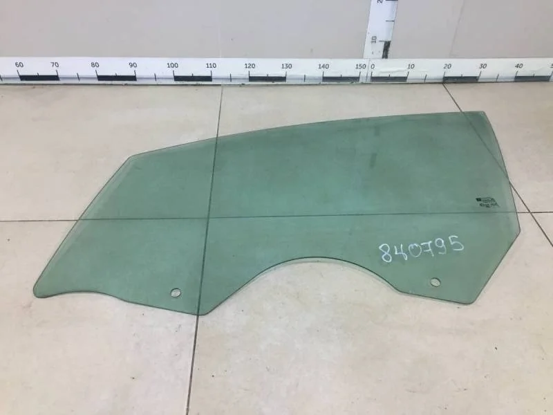 Стекло двери передней левой Opel Astra J 2010-2017