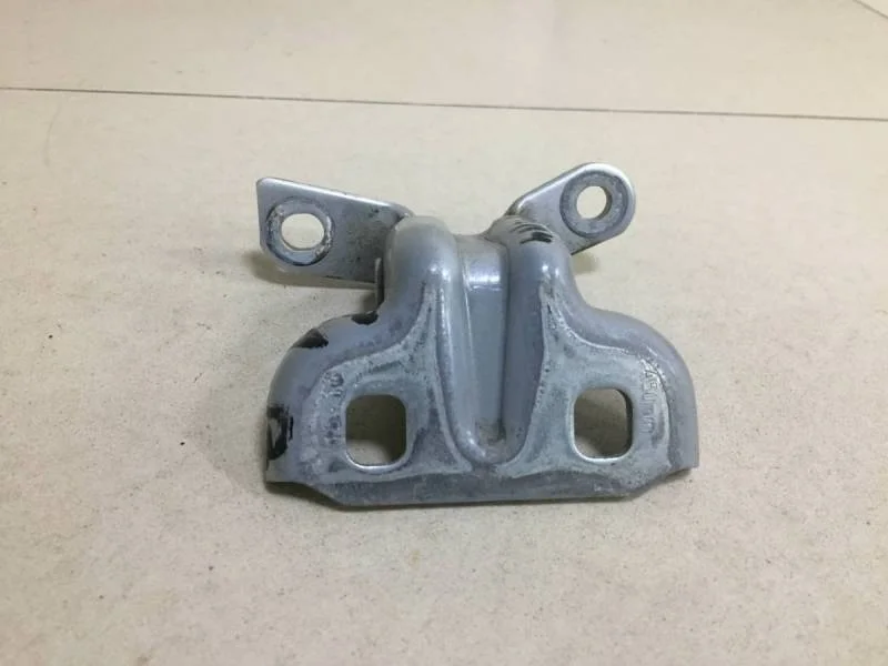 Петля двери задней левой верхняя Opel Astra J 2010-2017