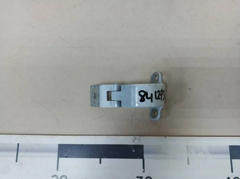 Петля двери багажника Skoda Rapid 2012-2020