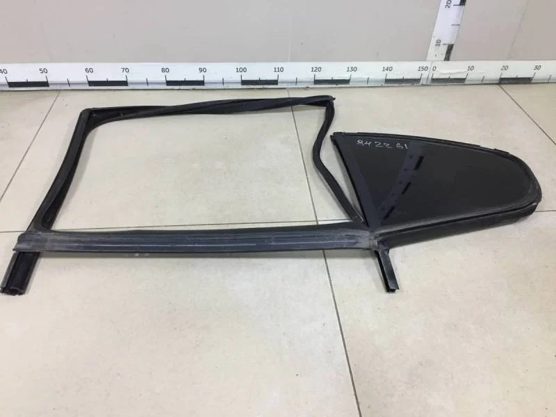 Стекло двери задней левой (форточка) Skoda Octavia (A5 1Z-) 2004-2013