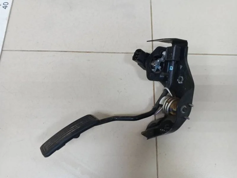 Педаль газа Toyota Corolla E120 2001-2007