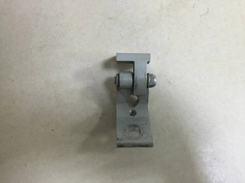 Петля двери передней правой нижняя Skoda Octavia (A5 1Z-) 2004-2013