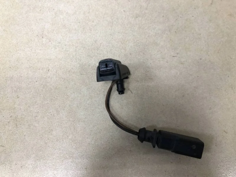 Форсунка омывателя лобового стекла Skoda Octavia (A5 1Z-) 2004-2013