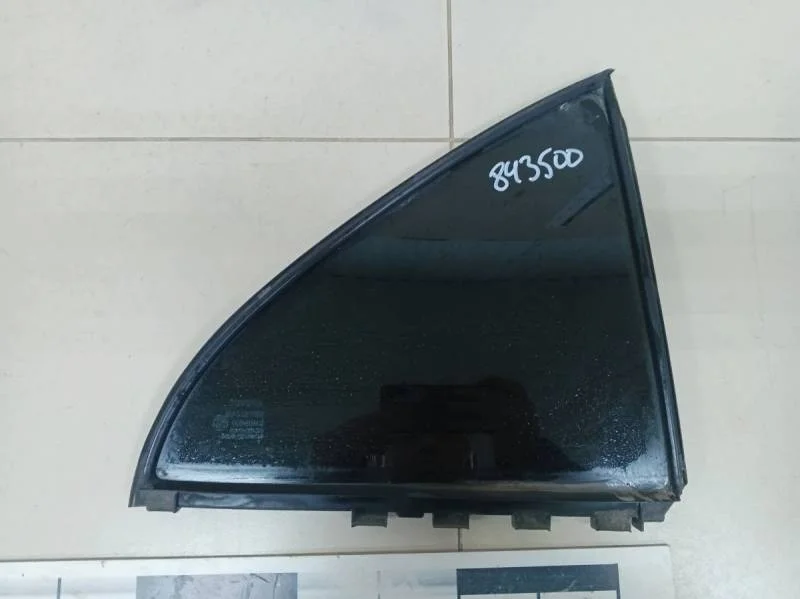 Стекло двери задней правой (форточка) Toyota Avensis (T250) 2003-2009