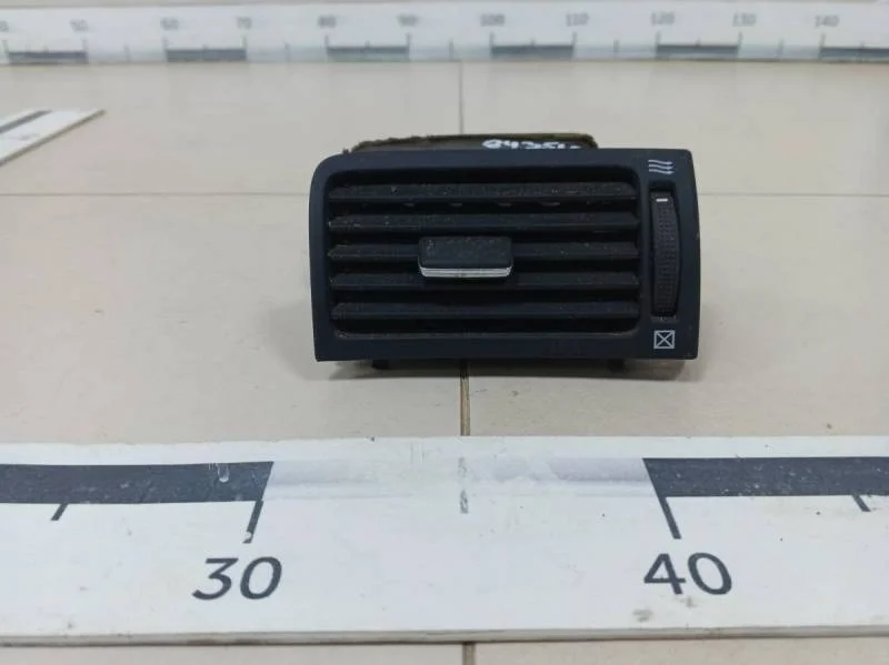 Дефлектор воздушный Toyota Avensis (T250) 2003-2009