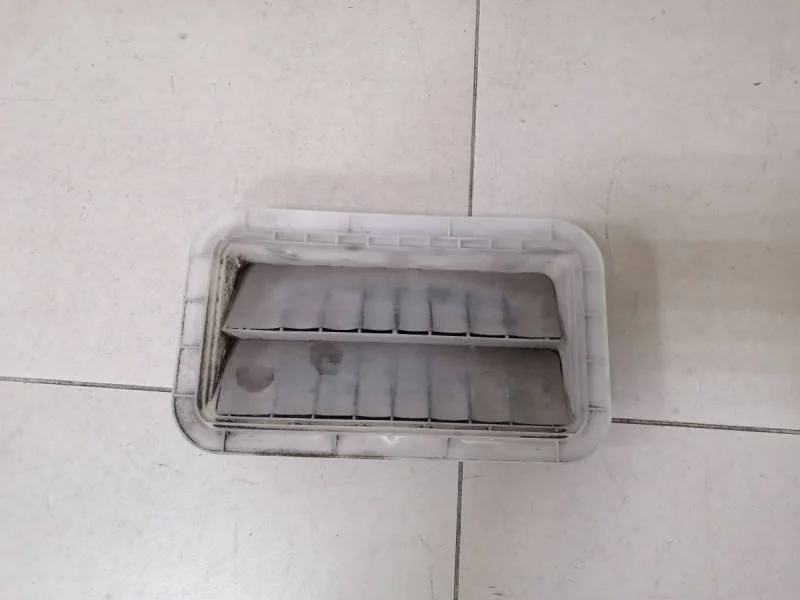 Решетка вентиляционная Toyota Avensis (T250) 2003-2009