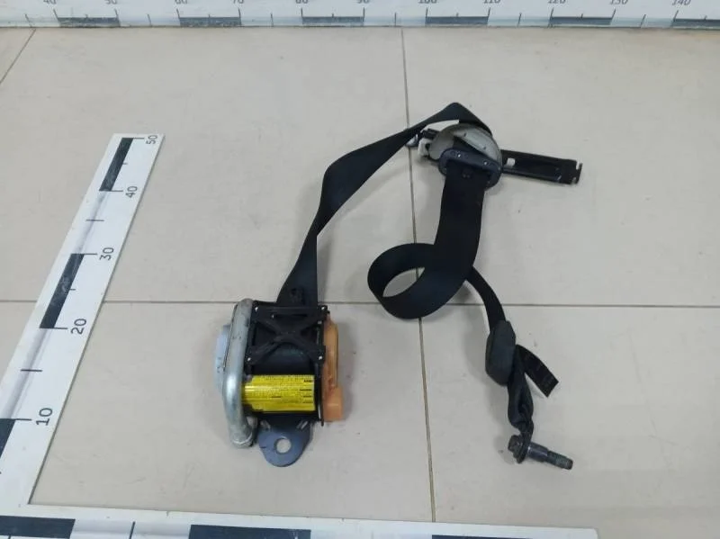 Ремень безопасности с пиропатроном Toyota Avensis (T250) 2003-2009