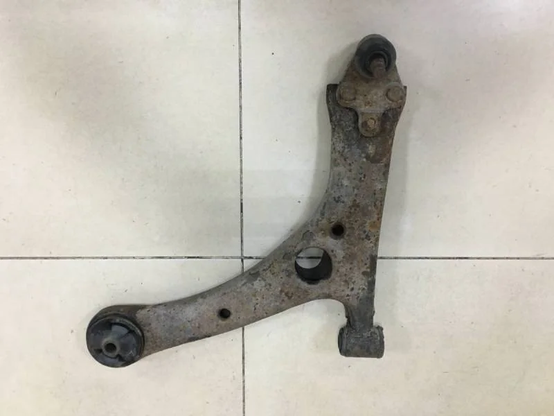 Рычаг передний левый Toyota Avensis (T250) 2003-2009