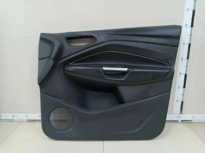 Обшивка двери передней правой Ford Kuga (CBS) 2012>